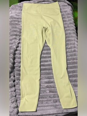 Nike Girls Light Yellow Leggings